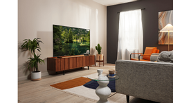 Q60B-QLED-TV-Lifestyle-Feature-Image-1-High-Res-jpeg-1.png