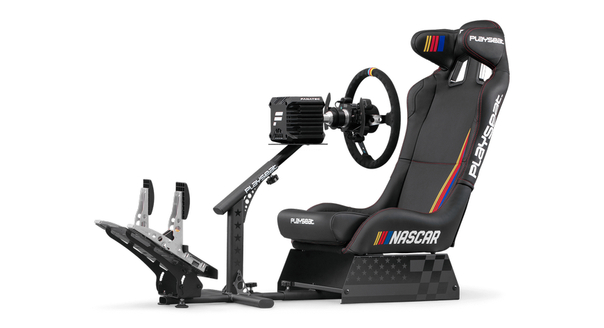 playseat-evolution-pro-nascar-racing-simulator-front-angle-view-fanatec-1920x1080.png